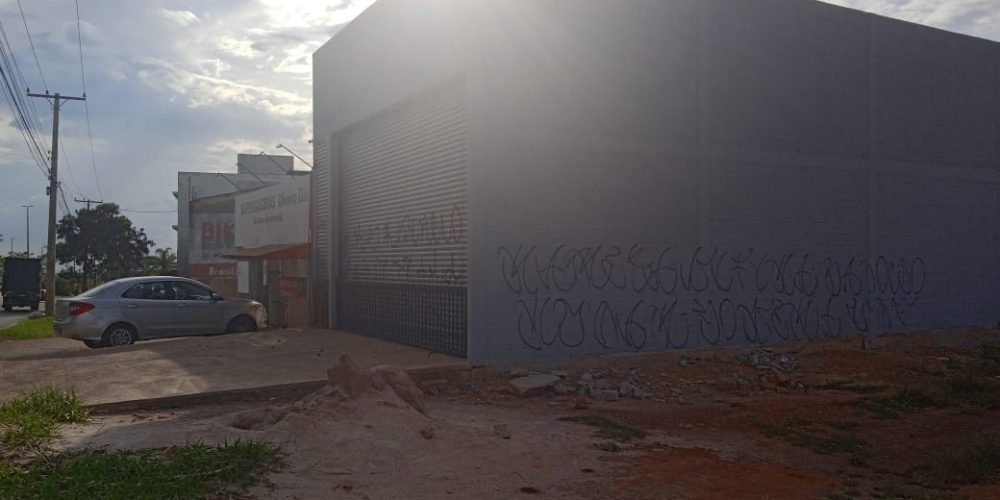 a65579a5-eaef-4426-92b3-4b3e93e33e54